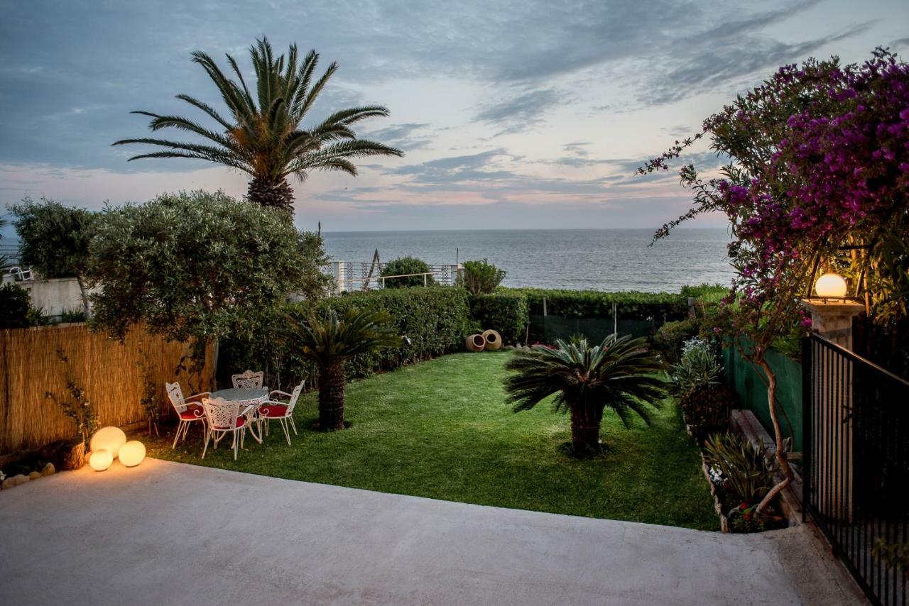 Oikia Eleanthi - Beachfront Garden Home! Mytikas  Zewnętrze zdjęcie