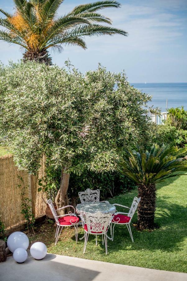 Oikia Eleanthi - Beachfront Garden Home! Mytikas  Zewnętrze zdjęcie